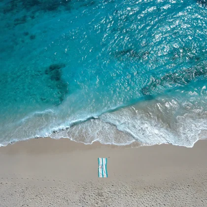Praia vista de cima, foto de viagem no feed